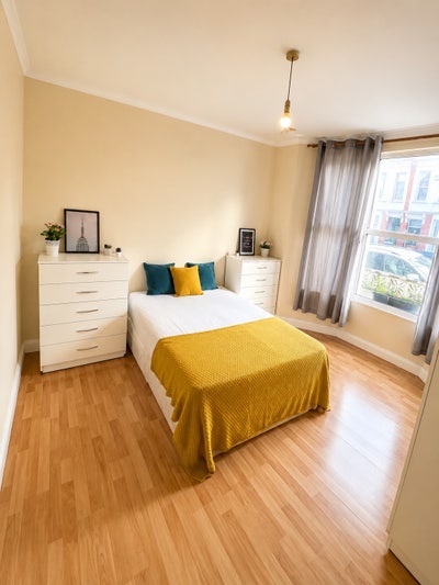 Zone 2, Willesden Green Spacious Double Room  Main Photo