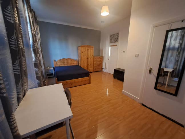 Stylish Ensuite Room –  5th Sep Available Main Photo