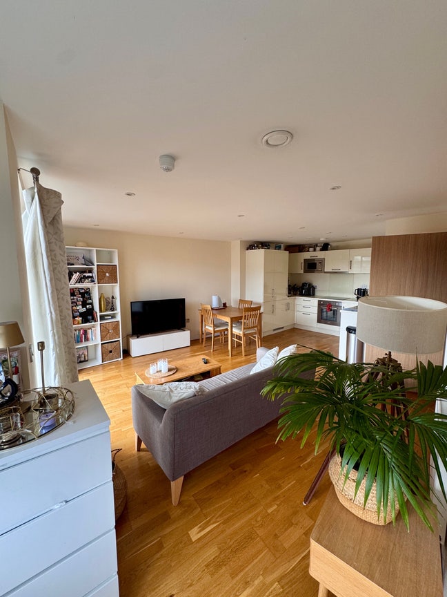 Double bedroom with spacious bathroom Tower Bridge Main Photo
