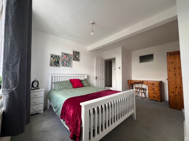 City centre room next to Snow hill station  Main Photo
