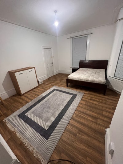 Bright Double Room Available for DSS – Haringay -  Main Photo