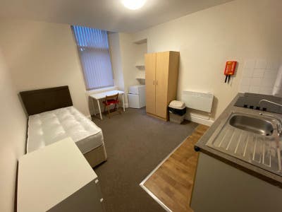 Spare room to rent Main Photo