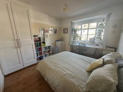 Spacious double - 6min walk to Tooting Bec Main Photo