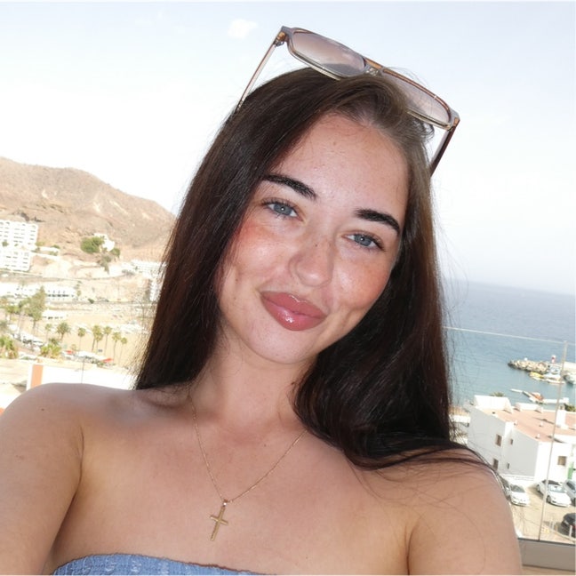 Student Female seeks a double room Main Photo