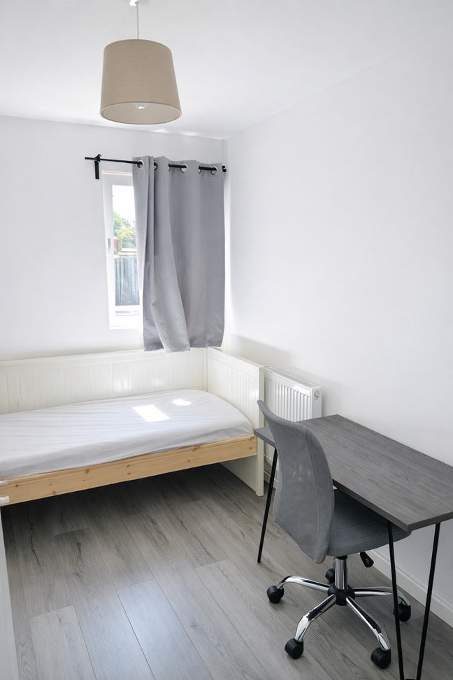 Premium rooms with en-suite/ private bathrooms  Main Photo