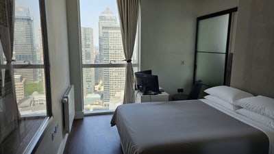 Bedroom with a Stunning View Canary Wharf Main Photo
