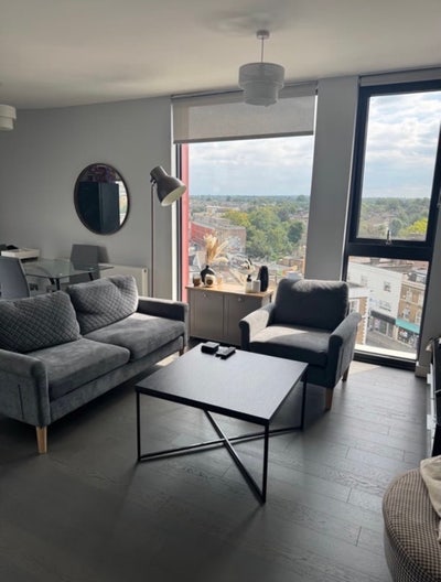 Modern flat with Ensuite - 8 mins to LDN bridge Main Photo