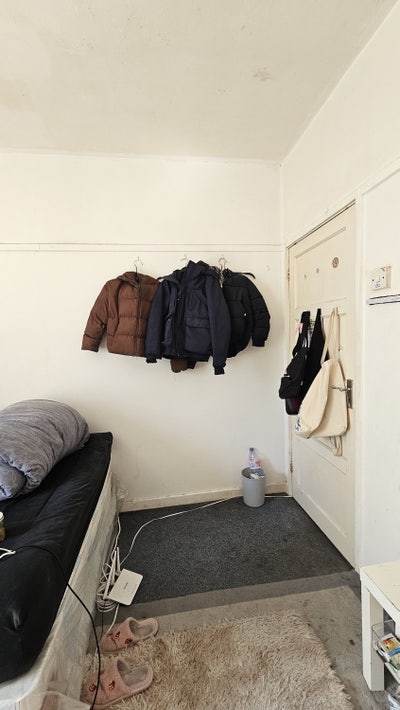 Flatmate Required in Our 3 Bhk Flat  Main Photo