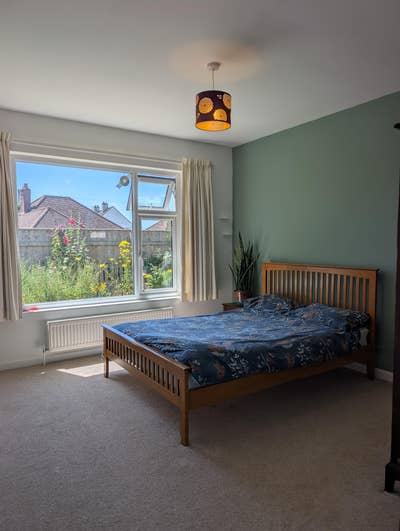 Large room to let  Main Photo