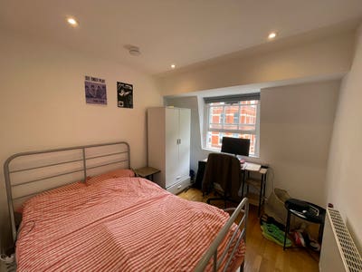 Room available - July + August in Bloomsbury Main Photo