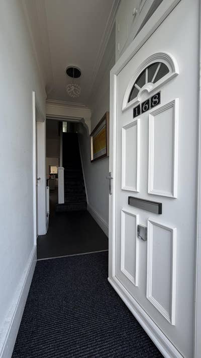 2 double bedrooms including Ensuite Main Photo