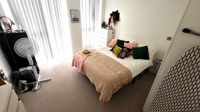 Beautiful Double Room in 2 Bedroom Flat Main Photo