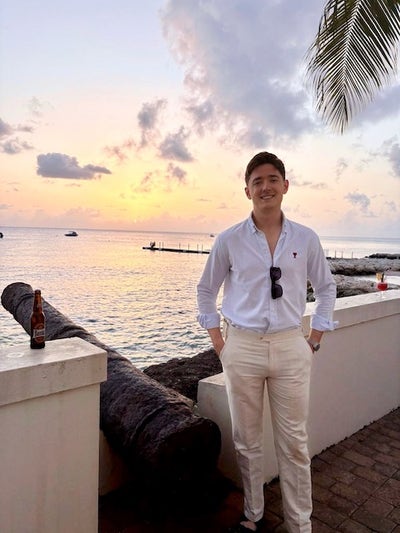 31 y/o looking for a room in South West or West  Main Photo
