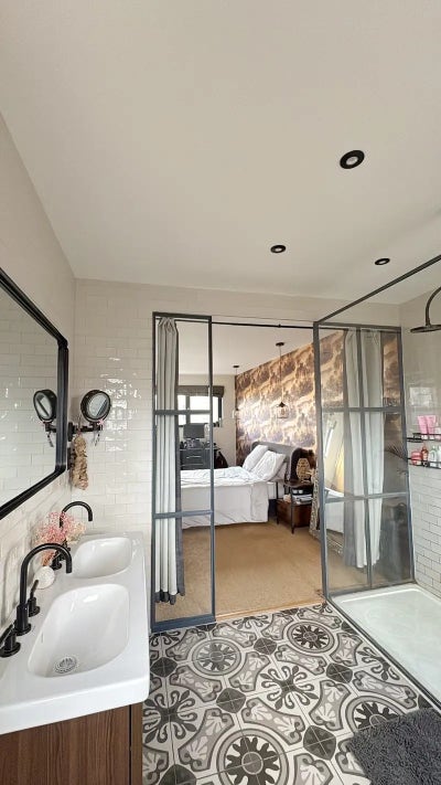 Amazing En suite room in modern house  Main Photo