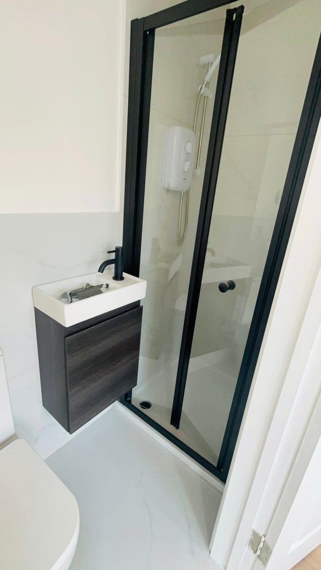 ***Brand new studio flat*** Main Photo
