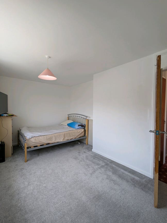 Quiet two bedroom house  Main Photo