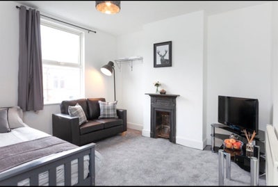 Spacious and peaceful Double room @bills included  Main Photo