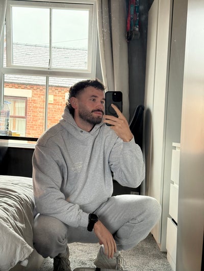 Looking for a buddy up/double room + parking  Main Photo