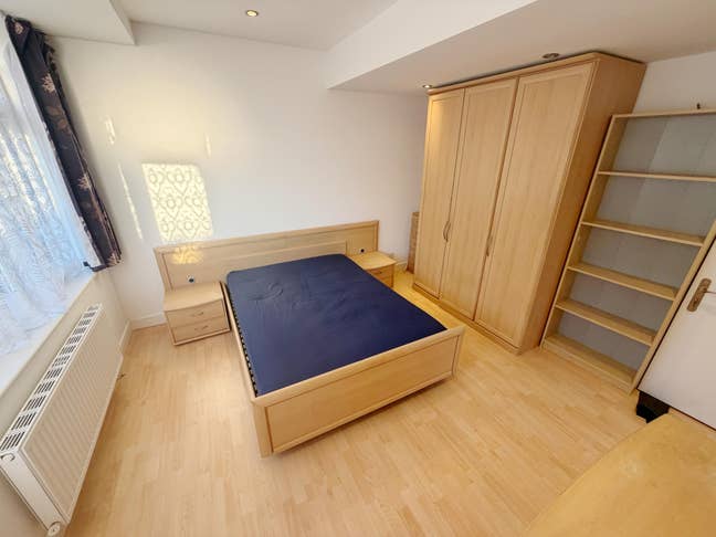 En-Suit Room- Studio 900/M, All Bills Included Main Photo