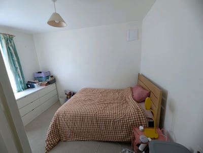 Bedroom available  in 2 bed flat in Balham Main Photo