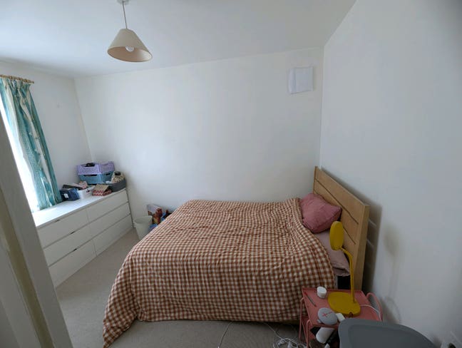 Bedroom available  in 2 bed flat in Balham Main Photo