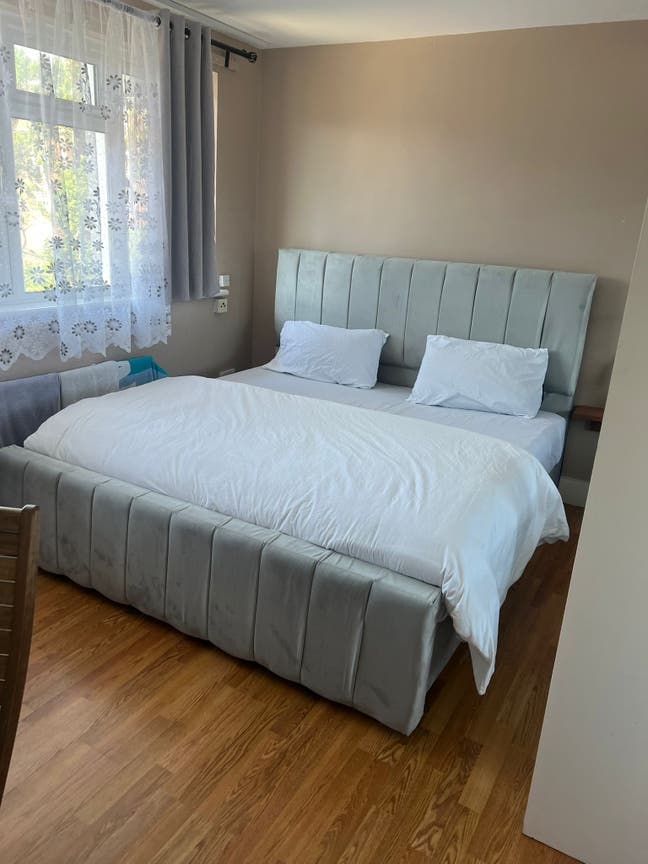 Double room available in W14 Main Photo
