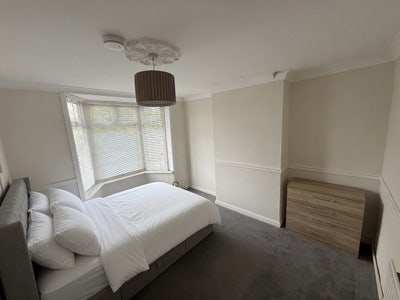 Spacious Rooms to rent! Main Photo