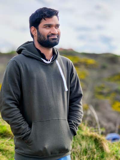 I am a professional male aged 25. I am lookin... Main Photo