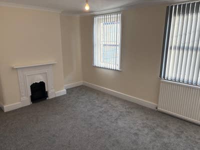 Large Double Room | 2 Mins to Petersfield Station Main Photo