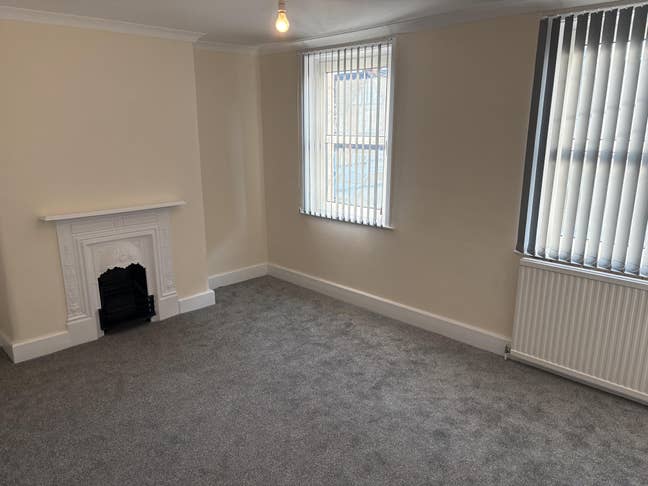 Large Double Room | 2 Mins to Petersfield Station Main Photo