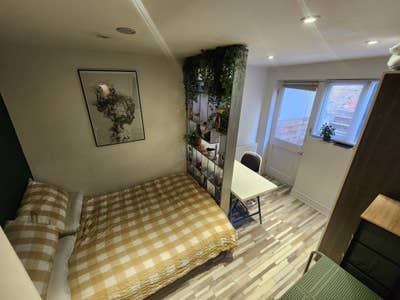 Double Bedroom Available Main Photo
