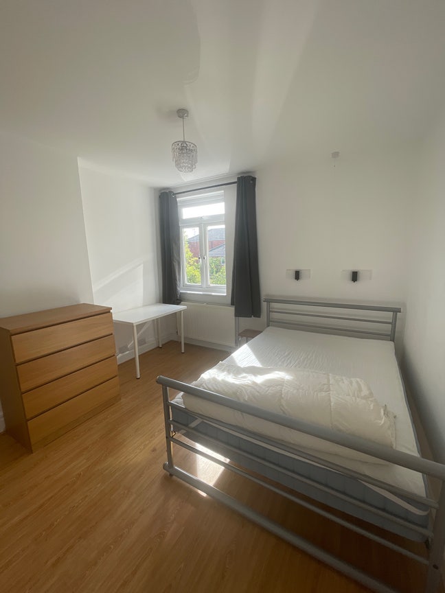 Double room close to Station Main Photo