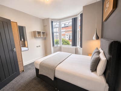 ** Modern Luxury Room - All Bill Included! Main Photo
