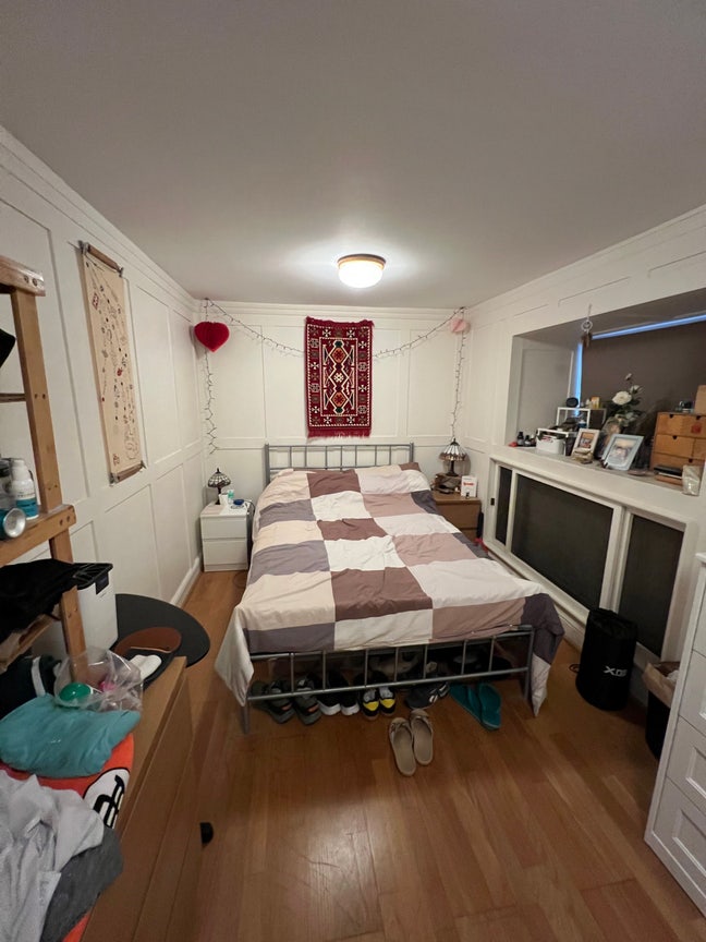 Spacious Basement Flat in House Share - Poplar Main Photo