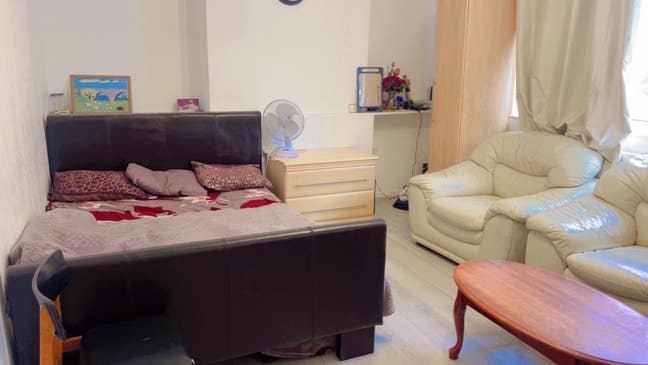 Double room available for rent  Main Photo