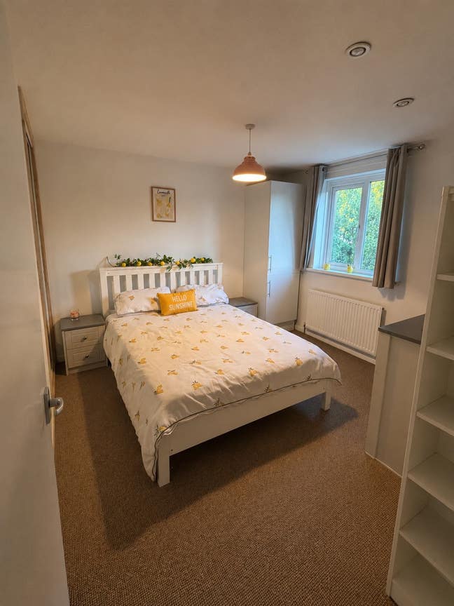 Double room- walking distance to Hospital  Main Photo