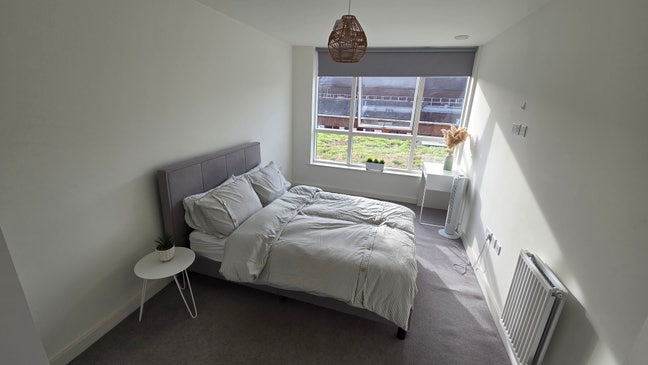 Central town- Large double room with own bathroom Main Photo