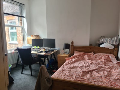Spacious En-Suite room in Chiswick Main Photo