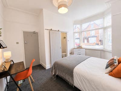 **New Modern En Suite Edgbaston -No Bills to Pay! Main Photo