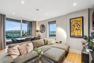 2 large double bedrooms, 2 Bathrooms + Office Main Photo