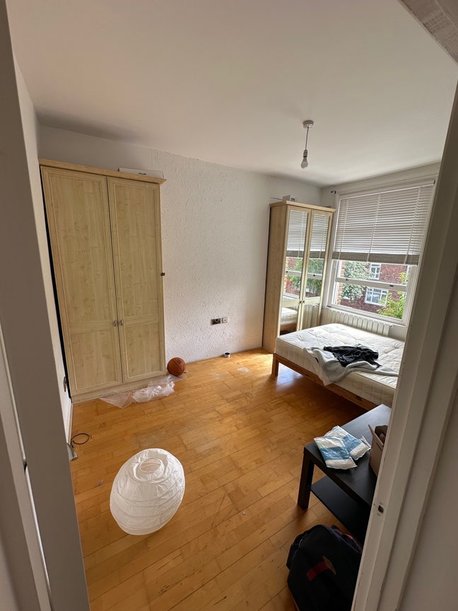 One bedroom to rent from now till 11th sep Main Photo