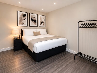 Modern Rooms | Bills Inc | Fast WiFi | FreeParking Main Photo