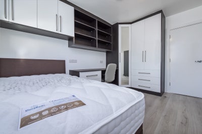 Large Double Room in Old Street Main Photo