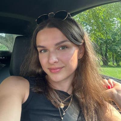 hello, I’m Victoria! I recently started a n... Main Photo