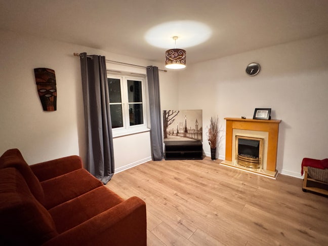 Two bedroom flat Main Photo