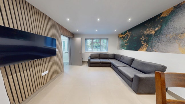 Premium Female Only Living @ Warwick University  Main Photo