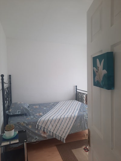 Room to Rent in Hendon/ BrentCross Main Photo