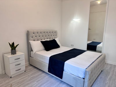 Spacious Double Room Clean House W/Garden  Main Photo