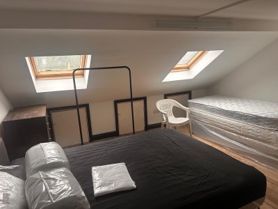 Spacious Self Contained Flat in Leyton Main Photo