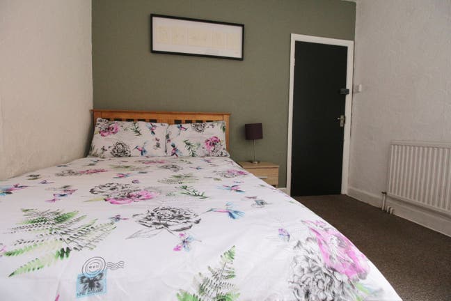 Live close to City Centre Modern Room available  Main Photo